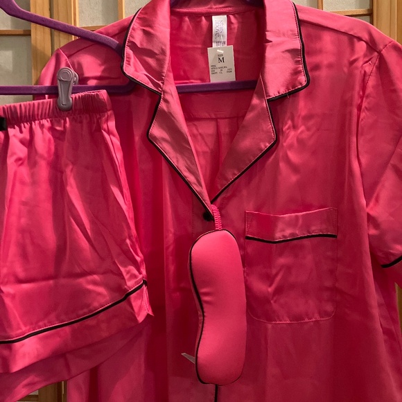 NWT Stars Above Medium Silky Satin Short Sleeve & Shorts & Mask 3 PJ Set - Picture 2 of 3